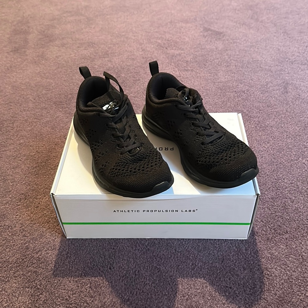 APL Techloom Pro sneakers